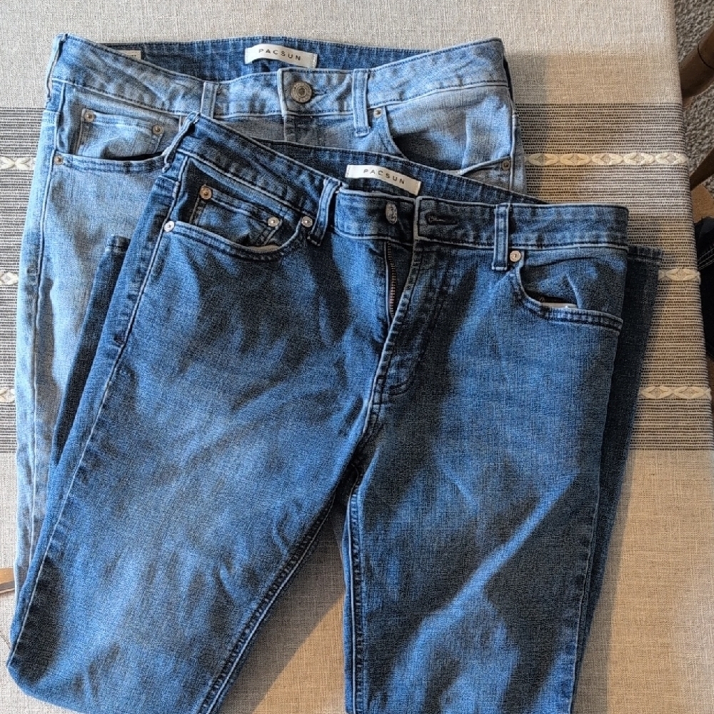 2 pair of PacSun Women’s Straight Leg Jeans - Light Blue & Dark Blue